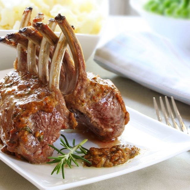 ricetta costolette di agnello al forno con patate | Caterline