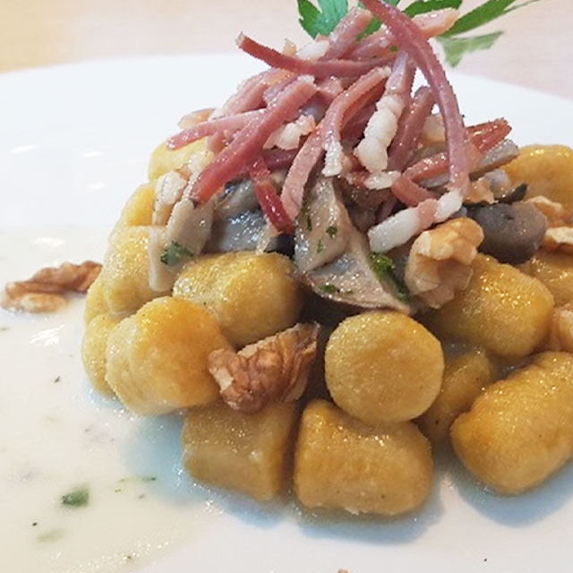 gnocchi zucca violina funghi speck noci fonduta gorgonzola | Caterline