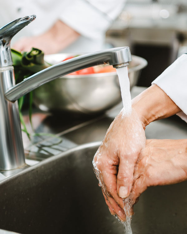 Come affrontare la pulizia della cucina di un ristorante? - Caterline